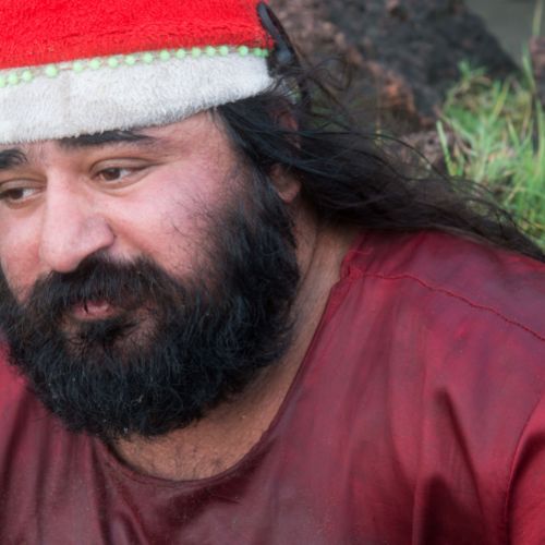 Danseuse à Hampi Manoj Chopra était l'homme le plus fort du monde habillé en Père Noël ( authentique !!!)